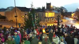 Guiseley gathers for carol singing